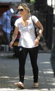 Kate Winslet feet photo thumbnail