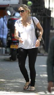 Kate Winslet feet photo thumbnail