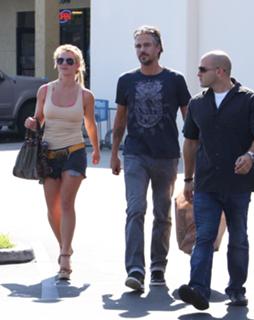 Britney Spears feet photo thumbnail