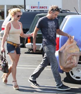 Britney Spears feet photo thumbnail