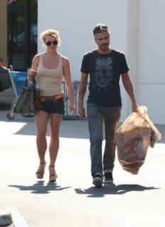 Britney Spears feet photo thumbnail