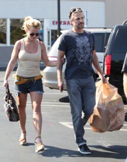 Britney Spears feet photo thumbnail