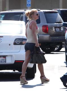 Britney Spears feet photo thumbnail