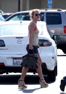 Britney Spears feet photo thumbnail