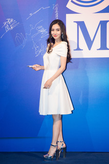 Angelababy feet photo thumbnail