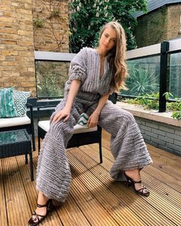 Xenia Tchoumitcheva feet photo thumbnail