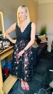 Chelsea Handler feet photo thumbnail