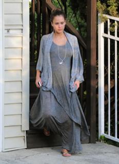 Jessica Alba feet photo thumbnail