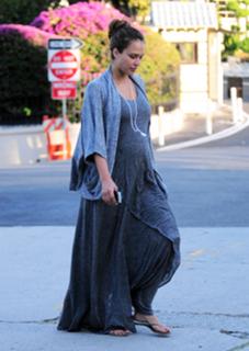 Jessica Alba feet photo thumbnail