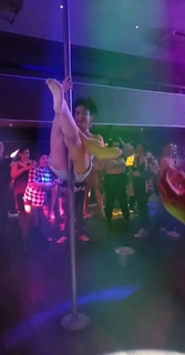 Kéfera Buchmann feet photo thumbnail