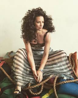 Evangeline Lilly feet photo thumbnail