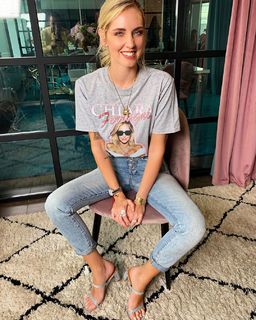 Chiara Ferragni feet photo thumbnail