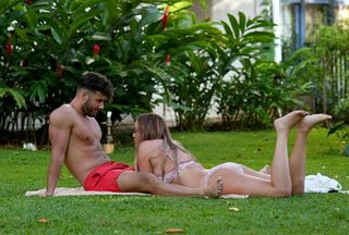 Charlotte Crosby feet photo thumbnail