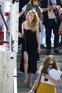 Amber Heard feet photo thumbnail