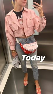Chiara Ferragni feet photo thumbnail