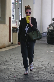Heidi Klum feet photo thumbnail