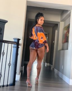 Qimmah Russo feet photo thumbnail