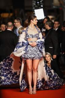Taylor Hill feet photo thumbnail