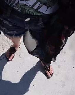 Brittney Smith feet photo thumbnail