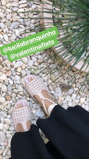 Cláudia Citroni feet photo thumbnail