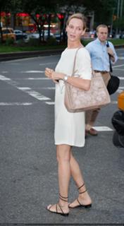 Uma Thurman feet photo thumbnail