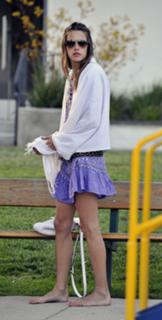 Alessandra Ambrosio feet photo thumbnail