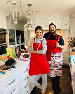 Maria Menounos feet photo thumbnail