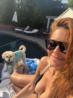 Maria Menounos feet photo thumbnail