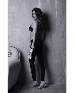 Melita Toniolo feet photo thumbnail