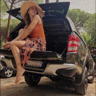 Melita Toniolo feet photo thumbnail