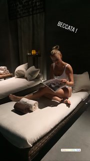 Federica Fontana feet photo thumbnail