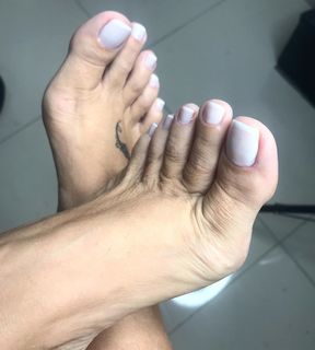 Karin Klemp feet photo thumbnail