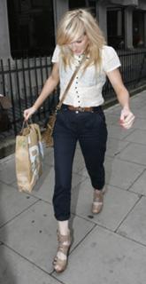Ellie Goulding feet photo thumbnail