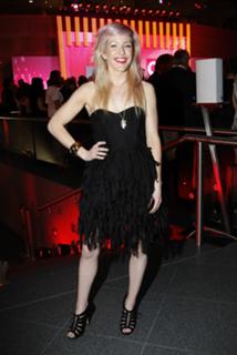 Ellie Goulding feet photo thumbnail
