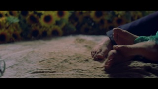 Kareena Kapoor feet photo thumbnail