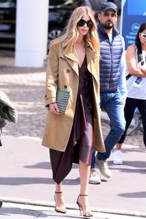 Doutzen Kroes feet photo thumbnail