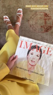 Rosie Huntington-Whiteley feet photo thumbnail