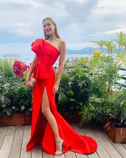 Petra Nemcova feet photo thumbnail