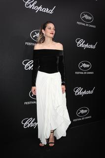 Marion Cotillard feet photo thumbnail