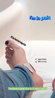 Kéfera Buchmann feet photo thumbnail