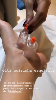 Kéfera Buchmann feet photo thumbnail