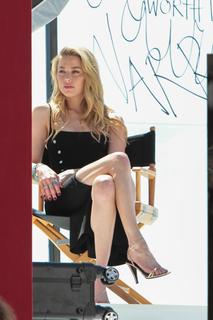 Amber Heard feet photo thumbnail