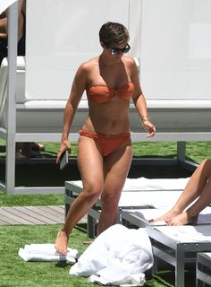 Frankie Bridge feet photo thumbnail