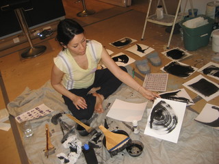 Lucy Liu feet photo thumbnail