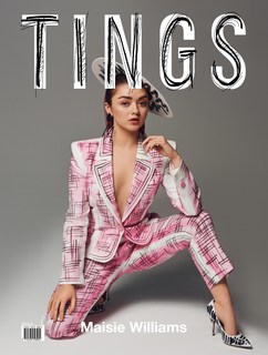 Maisie Williams feet photo thumbnail