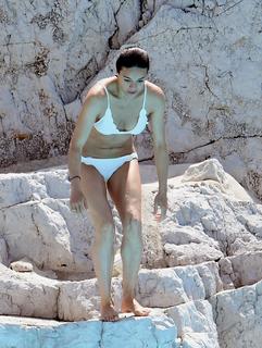 Michelle Rodriguez feet photo thumbnail