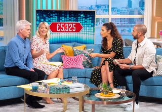 Holly Willoughby feet photo thumbnail
