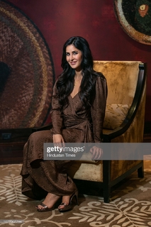 Katrina Kaif feet photo thumbnail