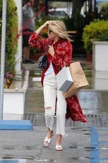 Sofia Richie feet photo thumbnail