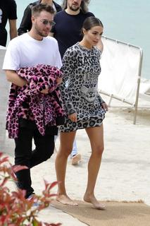 Olivia Culpo feet photo thumbnail